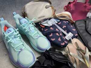 Group of Women's accessories - 2