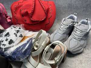 Group of Women's accessories - 3