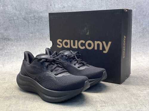 Saucony Triumph 23 size US 8 Women's
