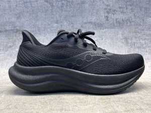 Saucony Triumph 23 size US 8 Women's - 2
