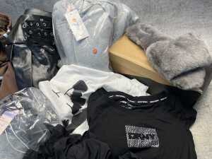 Group of Women's clothing size XL - 3