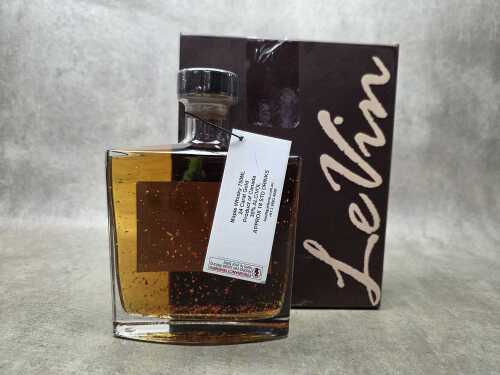 Canadian maple whisky with 24 carat gold, 750ml