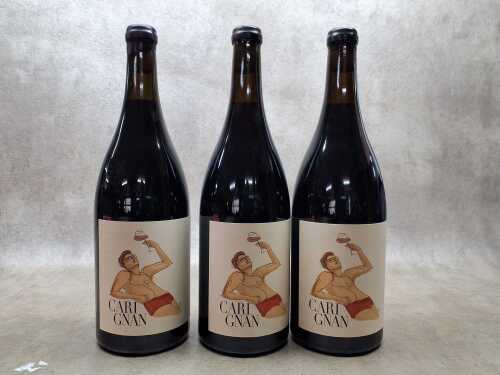 Cari Gnan 2022, three bottles