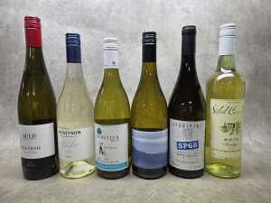 Mixed white and sparkling wine, six bottles