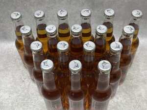 Great Northern, seventeen bottles - 3