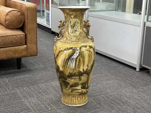 Chinese porcelain vase
