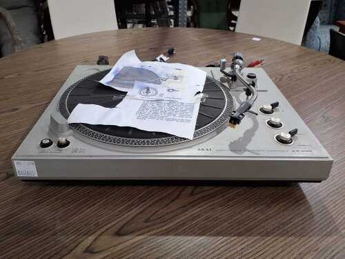 Akai direct drive automatic turntable AP-007