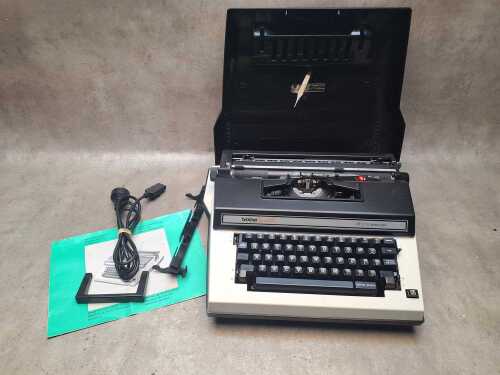 Brother Cassette 3912 Correction electric typewriter