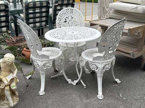 Four-piece white aluminium outdoor setting