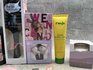 Group of beauty products - 3