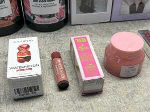 Group of beauty products - 4