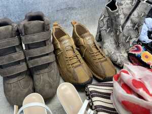 Group of Women's accessories - 2