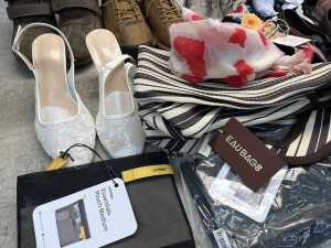 Group of Women's accessories - 4