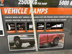 Two Horusdy vehicle ramps - 2