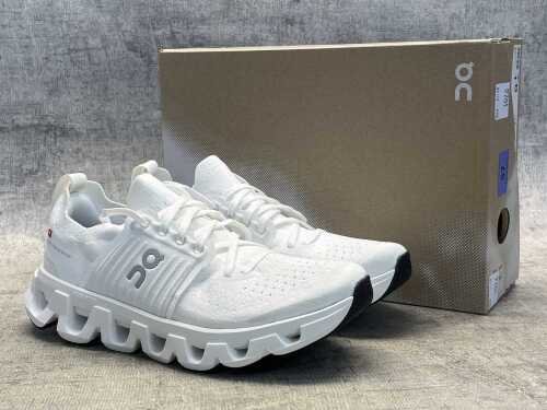 Cloudswift 4 size US 9 Women's