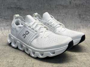Cloudswift 4 size US 9 Women's - 3