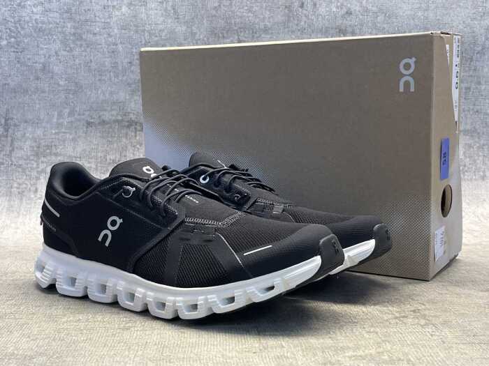 On Cloud 6 size US 9.5 Men's