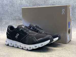 On Cloud 6 size US 9.5 Men's