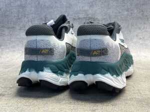 New Balance Fresh Foam Trail More v3 size US 9.5 Men's - 4