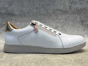 Hush Puppies Mimosa Perf size US 8 - 2