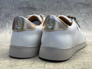 Hush Puppies Mimosa Perf size US 8 - 4