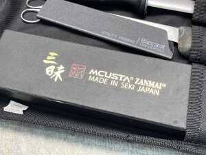 Group of kitchen knives & knife bag - 3