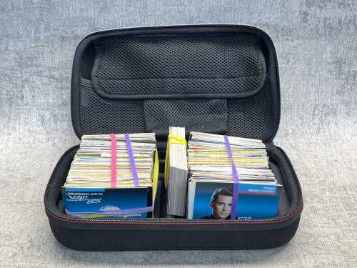 Group of vintage collectors cards
