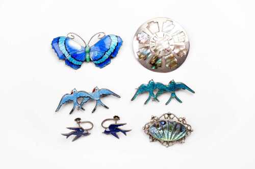 Collection of vintage jewellery in sterling silver
