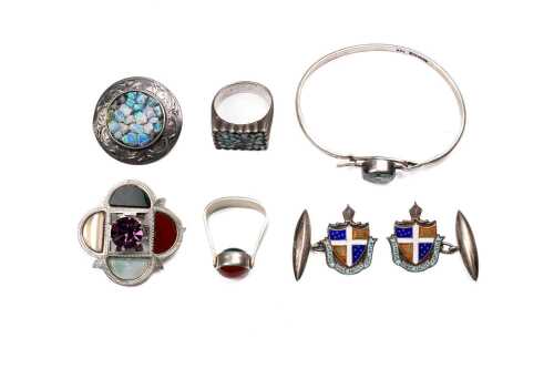 Collection of vintage jewellery in sterling silver