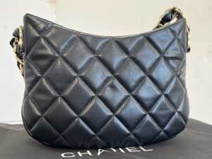 Designer style handbag in black - 3
