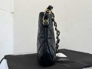 Designer style handbag in black - 4