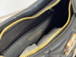 Designer style handbag in black - 5