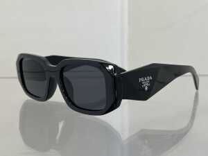 Designer style sunglasses in black - 3