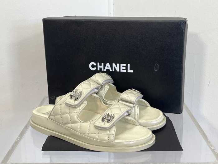 Designer style sandals in off-white, size EU 37