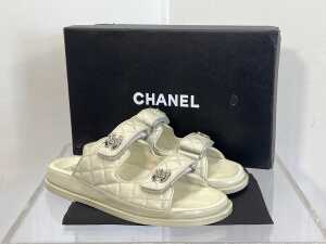 Designer style sandals in off-white, size EU 37