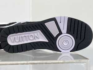Designer style sneakers in black and white, size 6 - 5