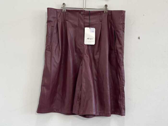 Motto Pu Cleo Short in Burgundy, size 18