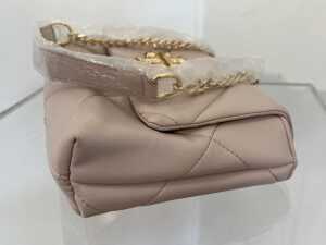 Tory Burch Small Kira Diamond Quilt Shoulder Bag in pink - 4