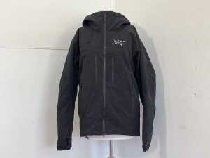 Arc'teryx Gore-Tex jacket in black, size M