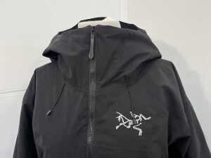 Arc'teryx Gore-Tex jacket in black, size M - 2