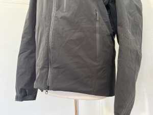 Arc'teryx Gore-Tex jacket in black, size M - 3