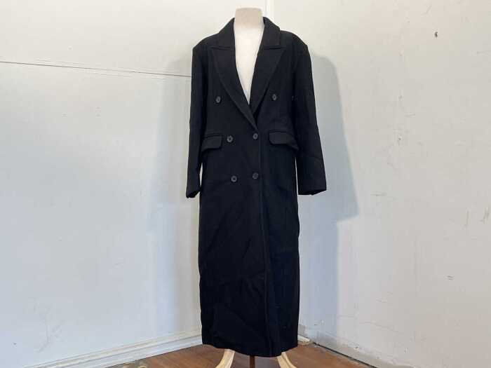 The Coatmaker Company The Noir Signature Full Length Cashmere Coat in black, size US 4