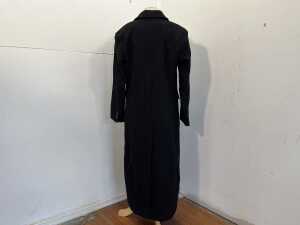 The Coatmaker Company The Noir Signature Full Length Cashmere Coat in black, size US 4 - 4