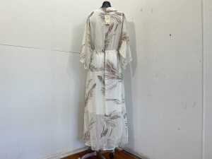 Modesees Dolman Sleeve Maxi Dress in Ivory & Taupe, size L - 4