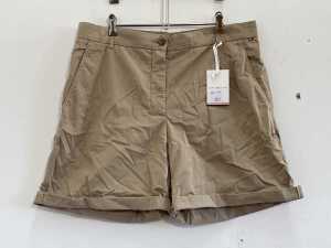 Tommy Hilfiger Co Blend GMD Chino Short in Beige, size 44