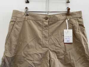 Tommy Hilfiger Co Blend GMD Chino Short in Beige, size 44 - 2