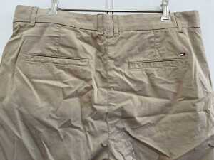 Tommy Hilfiger Co Blend GMD Chino Short in Beige, size 44 - 4