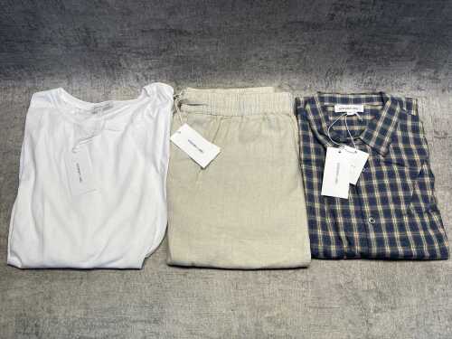 Group of Assembly Label clothing size XL