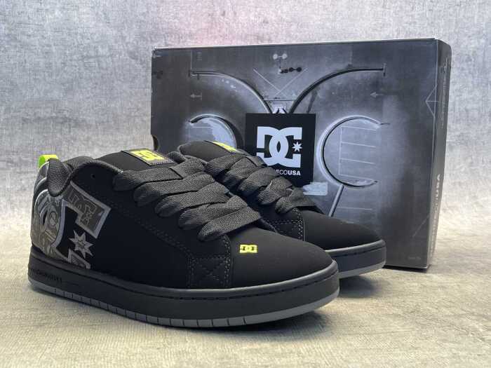 DC Court Graffik size US 10 Men's