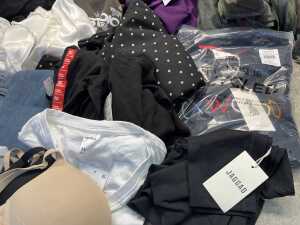 Group of Women's clothing size M - 5